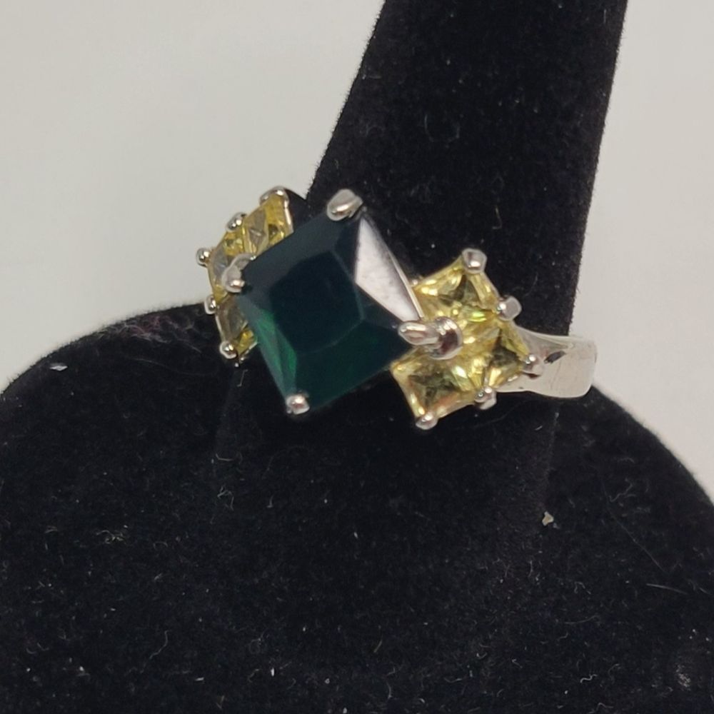 Size 5, Rhinestone Ring - Picture 3 of 8
